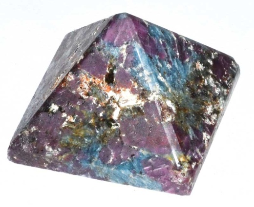 25-30Mm Ruby With Kyanite Pyramid - A Powerful Tool for Balance and Protection