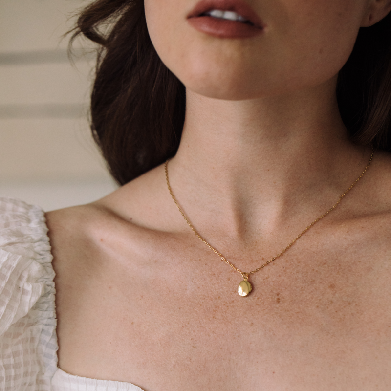 Isla Petite Oval Locket - Gold