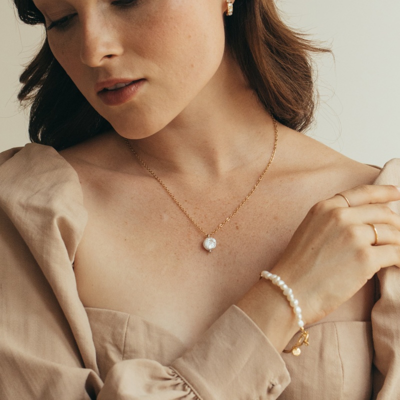 Lila Pearl Pendant - Gold