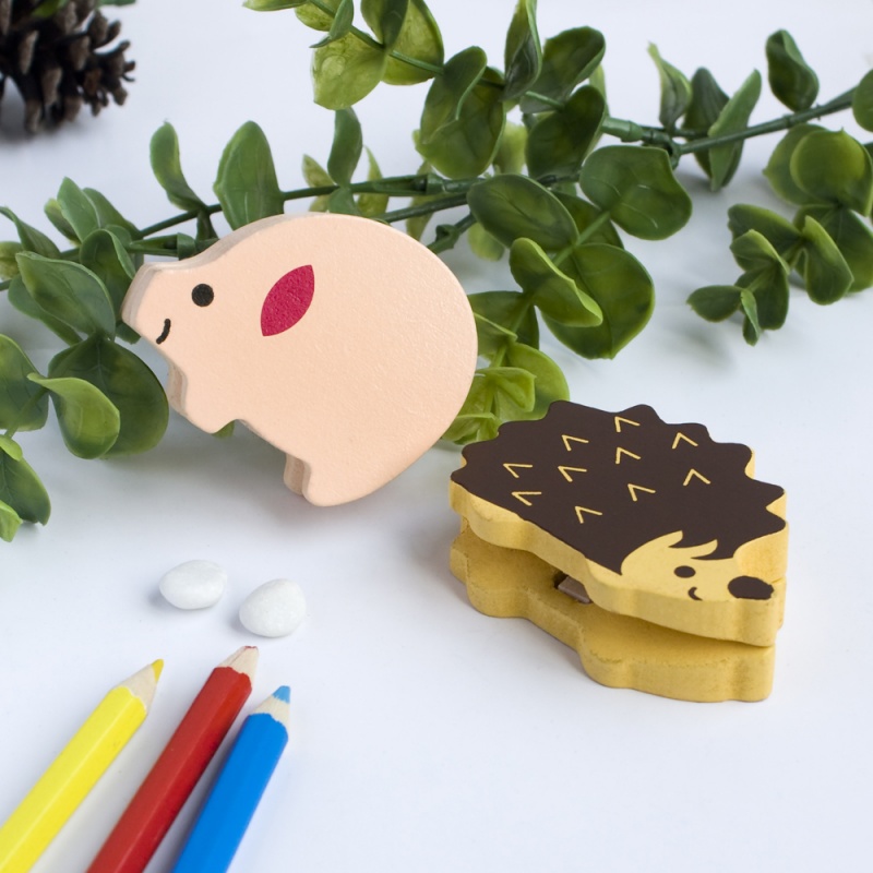 - Card Holder / Wooden Clips / Wooden Clamps - Pig & Hedgehog