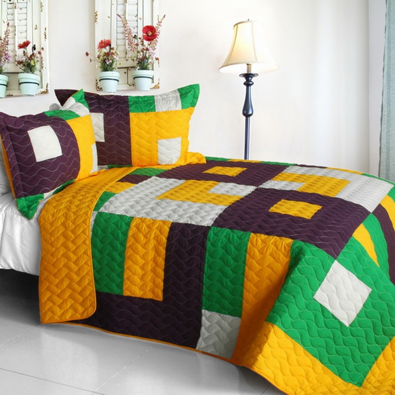 3Pc Vermicelli-Quilted Patchwork Quilt Set - Checkers
