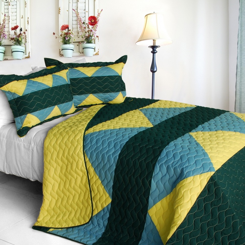 3Pc Vermicelli-Quilted Patchwork Quilt Set - Gloomy Sunday
