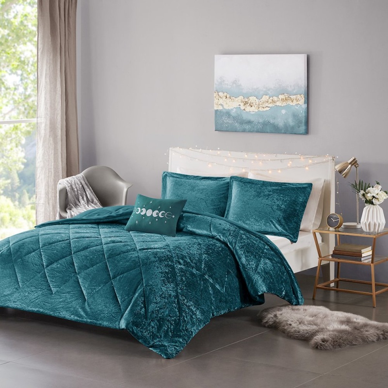 Velvet Duvet Cover Set With Throw Pillow