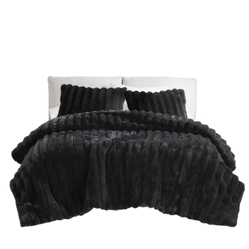 Jasmine 3 Piece Faux Fur Comforter Set In Black Color