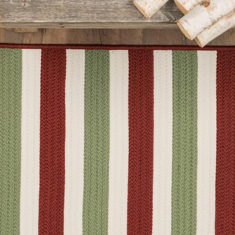 Rudolf Reversible Holiday Rug - Red/Green/White 42" X 66"