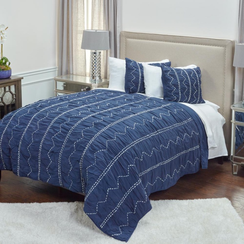 Rizzy Home 70" x 86" Quilt