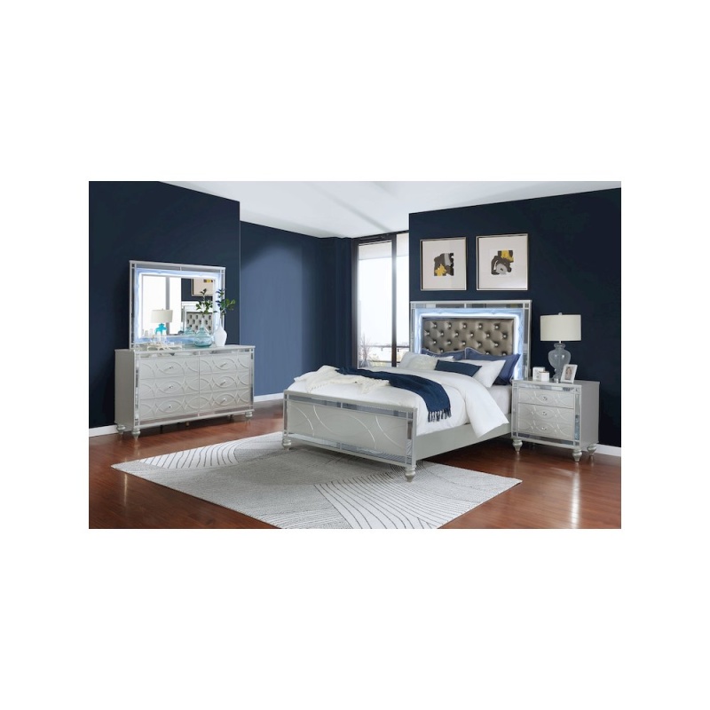 Gunnison 4-Piece Queen Bedroom Set Silver Metallic