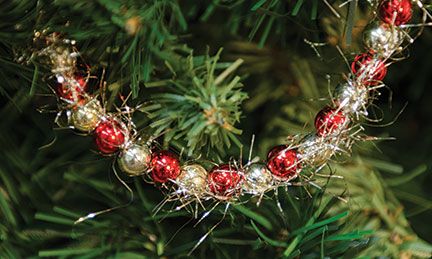 Red & Gold Bead & Tinsel Garland 9Ft