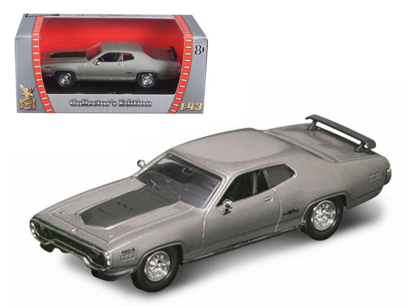 1971 Plymouth Gtx 440 6 Pack Silver 1/43 Diecast Model Car By Road Signature
