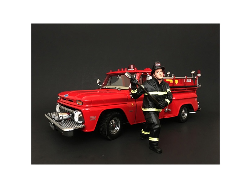 Firefighter With Axe Figurine / Figure For 1:18 Models By American Diorama
