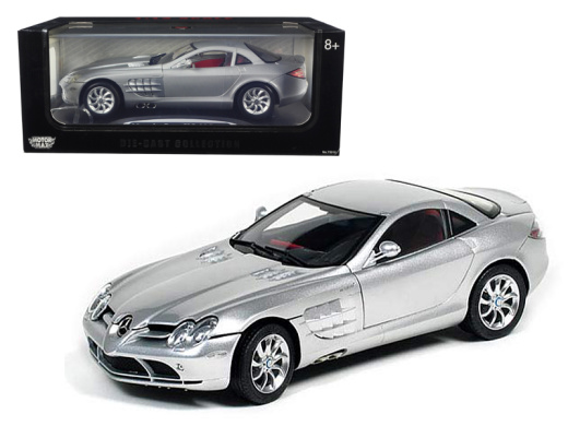 Mercedes Mclaren Slr Silver With Red Interior 1/12 Diecast Model Car By Motormax