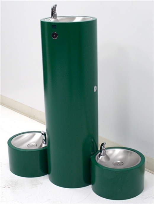 Pedestal Fountain W/Two Pet Bowls