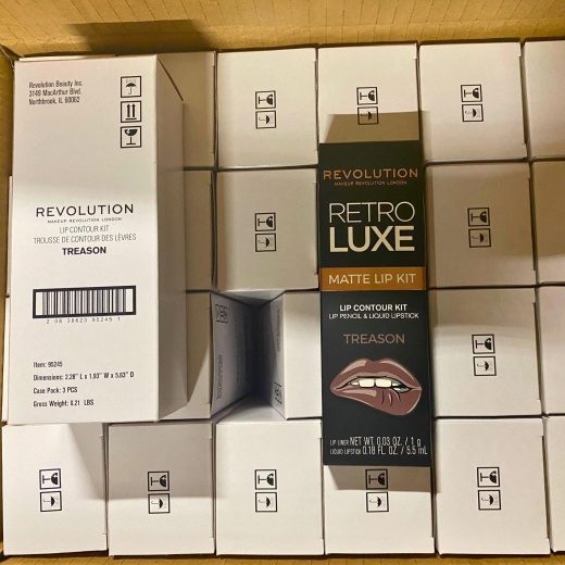 Revolution Retro Luxe Matte Lip Kit Lip Contour Kit Lip Pencil & Liquid Lipstick Treason (72 Pcs Lot)