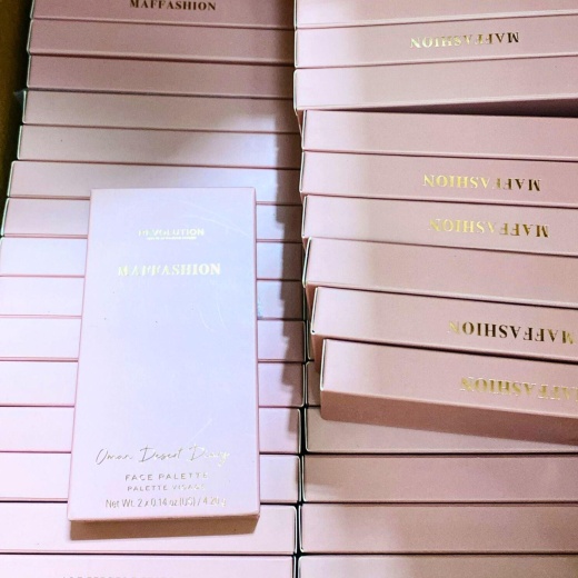 Revolution Maffashion Oman Desert Diary Face Palette (30 Pcs Lot)