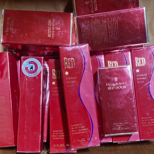 Red Mix Includes Giorgio Beverly Hills & Elizabeth Arden Eau De Toilette Spray 1.7Oz & 1Oz (22 Pcs Lot)