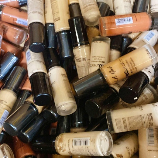 La Girl Pro Matte Foundation & Color Foundation (70 Pcs Lot)
