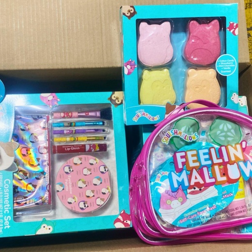 Original Squishmallows Mix Includes Bath Bombs Set , Feelin Mallow Set & Cosmetic Set (40 Pcs Lot)