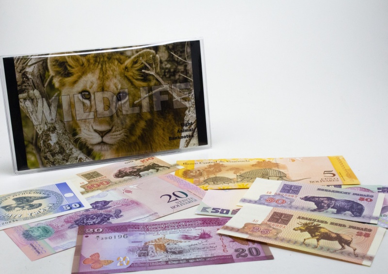 Wildlife: Eight Animal Banknotes (Billfold)