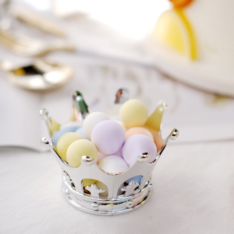 Mini Plastic Gold Crown Decoration Favor with Clear Dome Lids