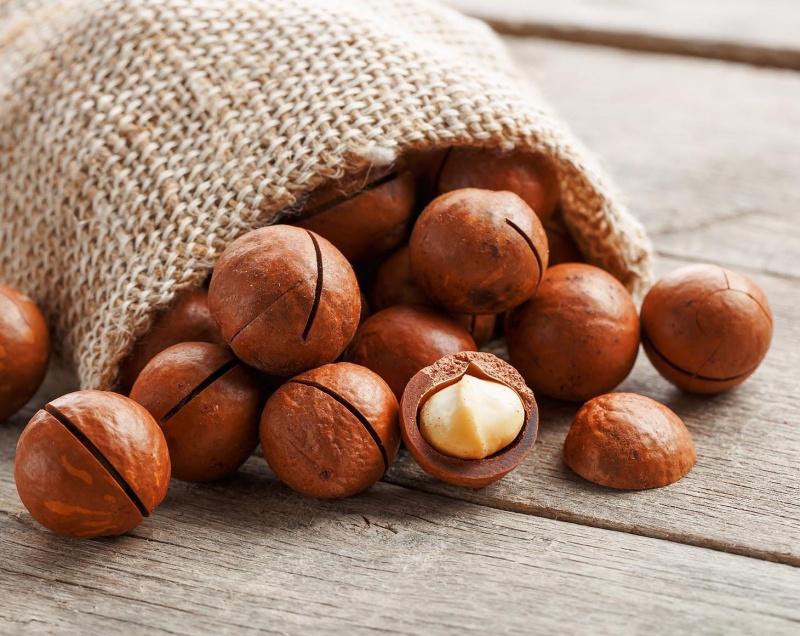 Organic Whole Macadamia Nuts