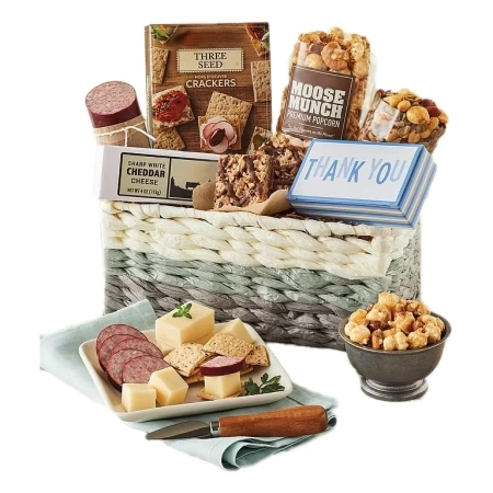 Pristine Picnic: Gourmet Gift Basket for Outdoor Enthusiasts