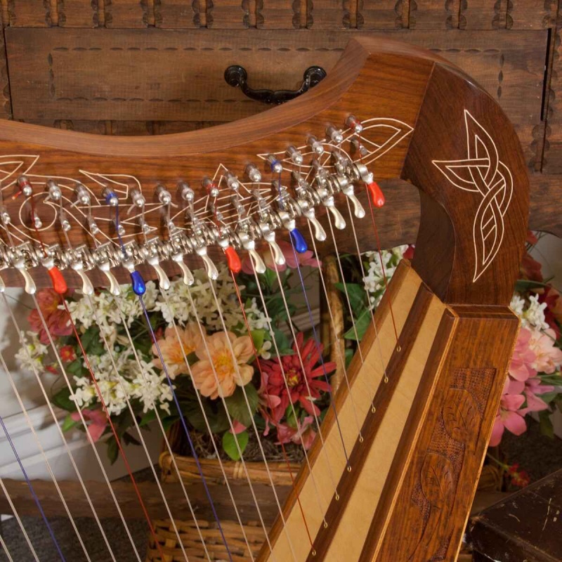 Roosebeck Heather Harp 22-String Chelby Levers, Sheesham Thistle