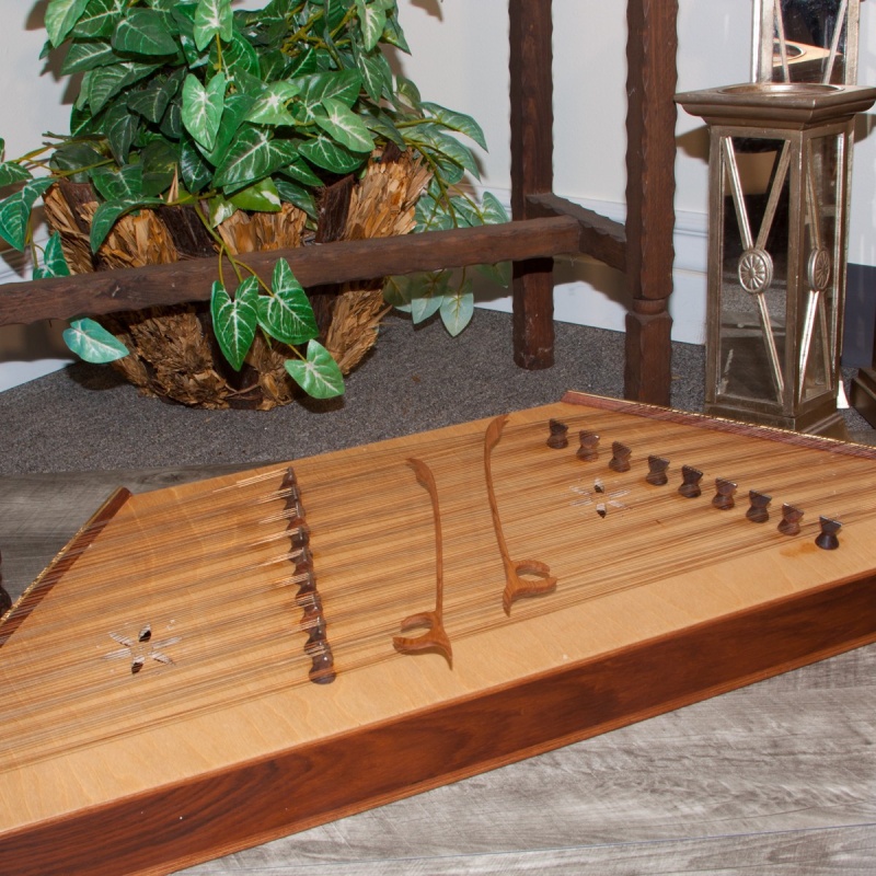 Mid-East Persian Hammered Dulcimer/Santoor With Hammers