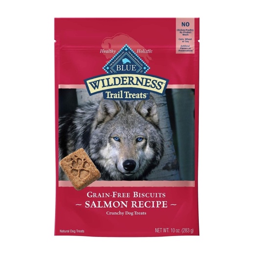 BLUE Wilderness Trail Treats Biscuits Salmon 10Oz