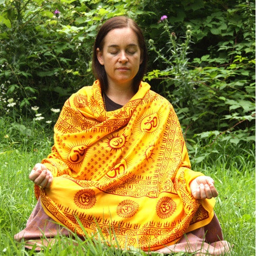 Meditation Yoga Prayer Shawl - Mantra Om - Yellow Large