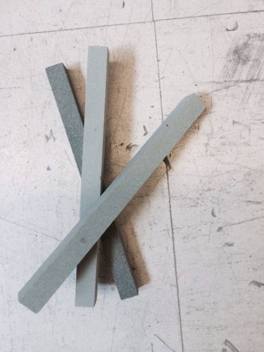 Silicon Carbide Hand Rubbing Stone .5''X.5''X6'' 220 Grit