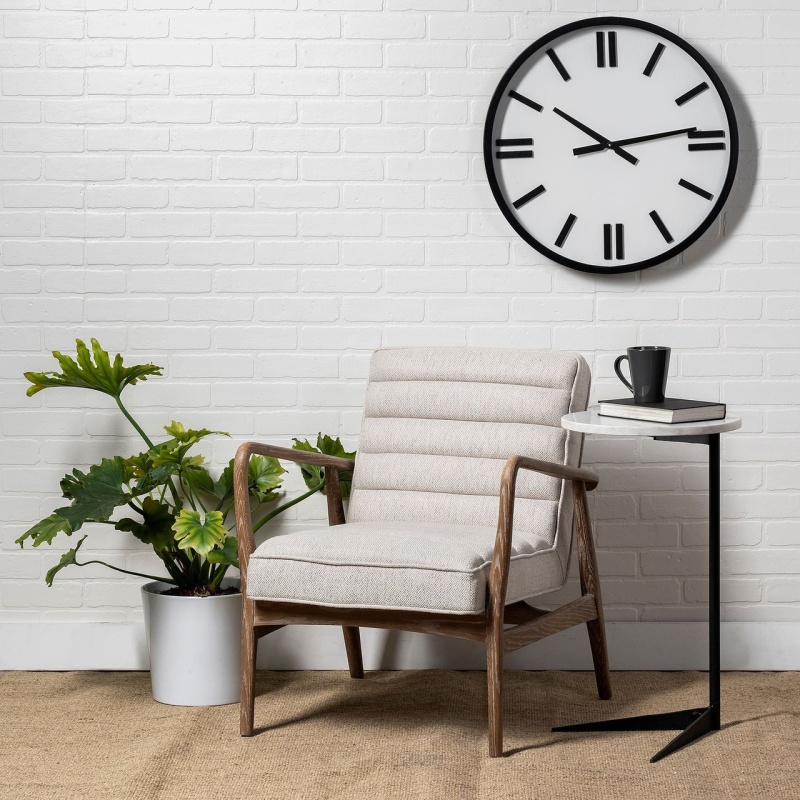 24" Round Large Modern Wall Clock With White Face And Non-Numarical Number