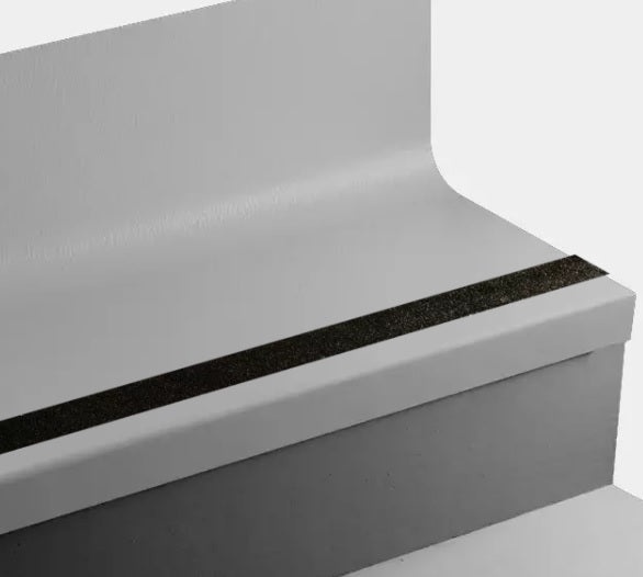 Johnsonite Shark Fin Hammered Rubber Stair Tread