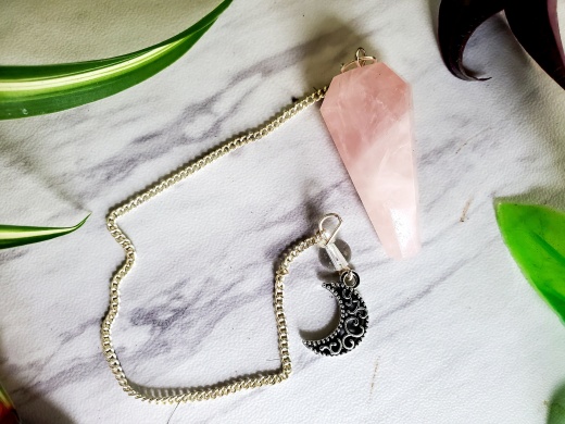 Crescent Moon Pendulum 40-50 Mm Rose Quartz