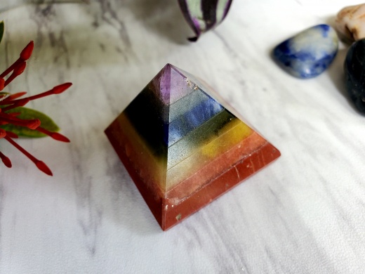 7 Chakras Stone Pyramid (40-45Mm) - Boost Your Energy and Well-being