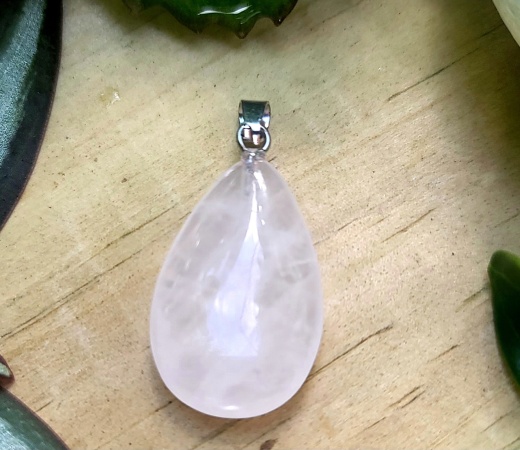 Natural Tear Drop Pendant : Rose Quartz