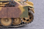 Trumpeter German Sd.Kfz.171 Panther Ausf.G Tank - Early Version Plastic Model Kit, 1/16Th Scale