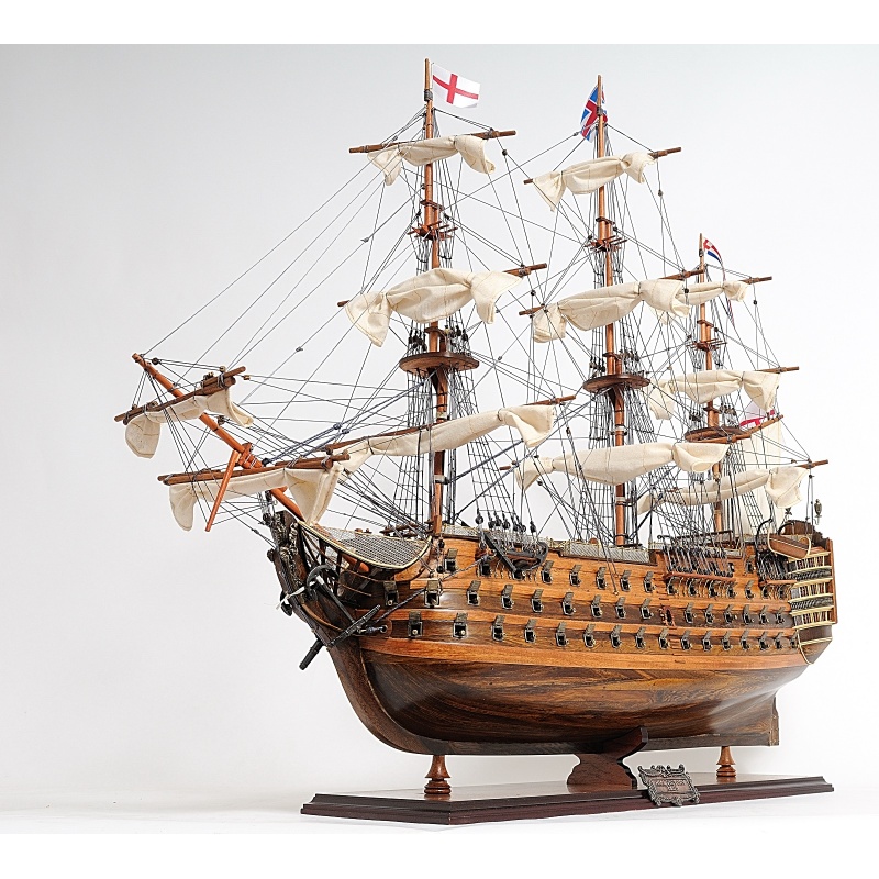Old-Modern Handicrafts "Hms Victory" (Mid Size Ee), Fully-Assembled Ship Model